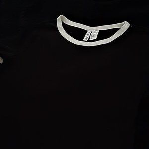 Divided Black AND white H&M Basic T- Shirt